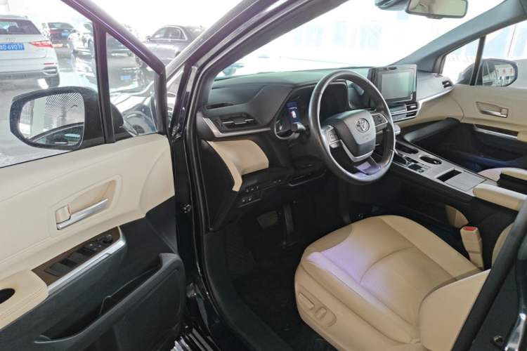 Used Toyota SIENNA 2021 2.5L Hybrid Luxury Edition Driver Seat