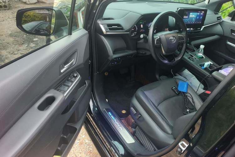 Used Toyota SIENNA 2021 2.5L Hybrid Premium Edition Driver Seat