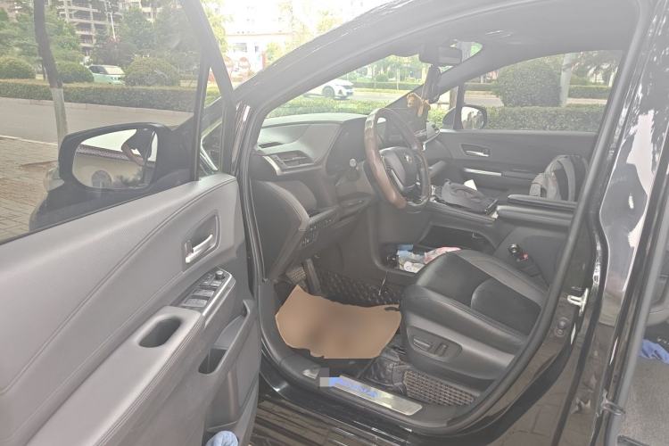 Used Toyota SIENNA 2021 2.5L Hybrid Premium Edition Driver Seat