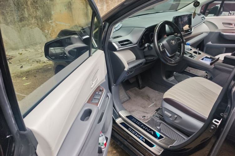 Used Toyota SIENNA 2021 2.5L Hybrid Comfort Edition Driver Seat