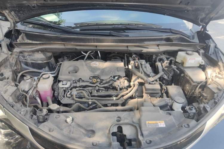 Used Toyota SIENNA 2021 2.5L Hybrid Luxury Edition Engine Bay