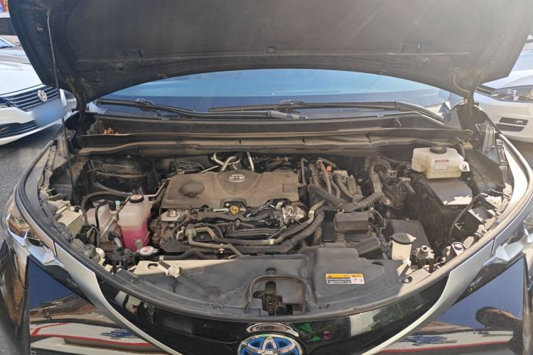Used Toyota SIENNA 2021 2.5L Hybrid Premium Edition Engine Bay