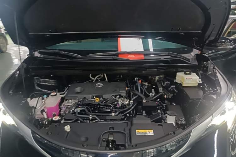 Used Toyota SIENNA 2021 2.5L Hybrid Luxury Edition Engine Bay