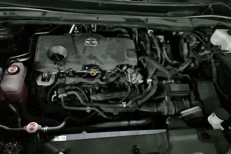 Used Toyota SIENNA 2021 2.5L Hybrid Ultimate Edition Engine Bay