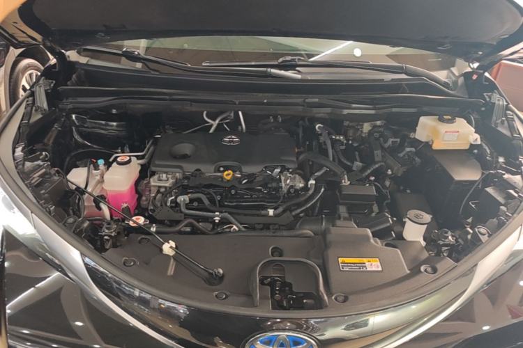 Used Toyota SIENNA 2021 2.5L Hybrid Premium Edition Engine Bay