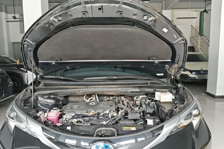 Used Toyota SIENNA 2021 2.5L Hybrid Luxury Edition Engine Bay