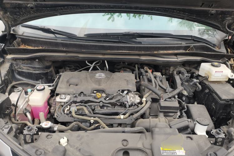Used Toyota SIENNA 2021 2.5L Hybrid Platinum Edition Engine Bay