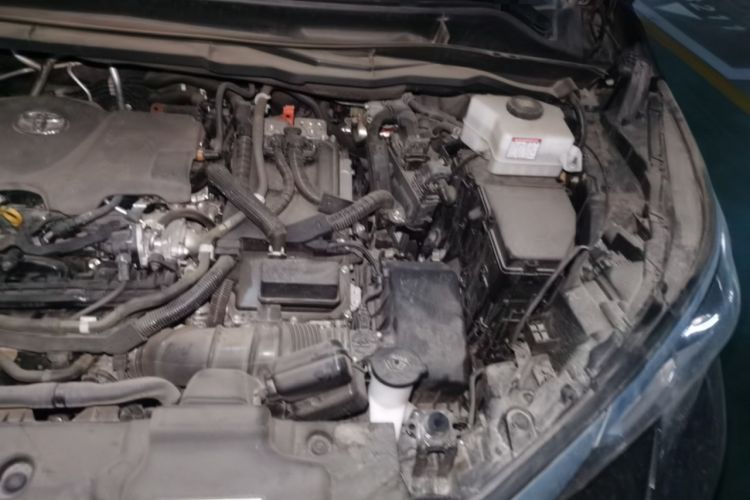 Used Toyota SIENNA 2021 2.5L Hybrid Premium Edition Engine Bay Left