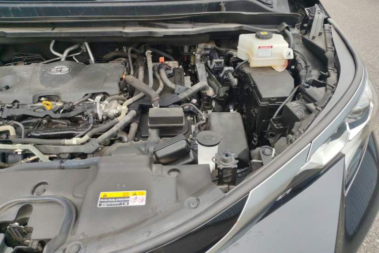 Used Toyota SIENNA 2021 2.5L Hybrid Ultimate Edition Engine Bay Left