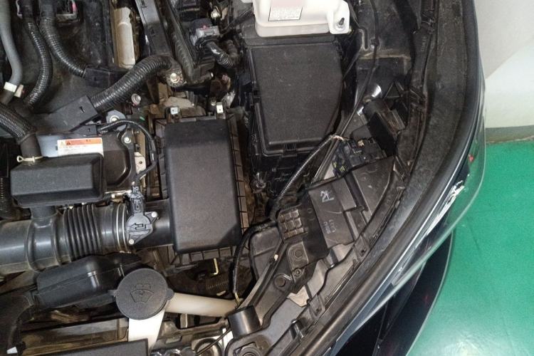 Used Toyota SIENNA 2021 2.5L Hybrid Ultimate Edition Engine Bay Left