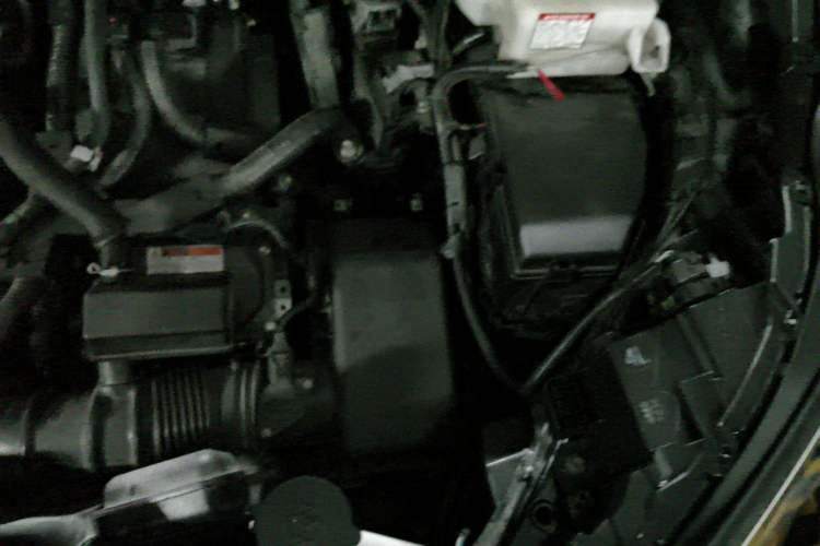 Used Toyota SIENNA 2021 2.5L Hybrid Ultimate Edition Engine Bay Left
