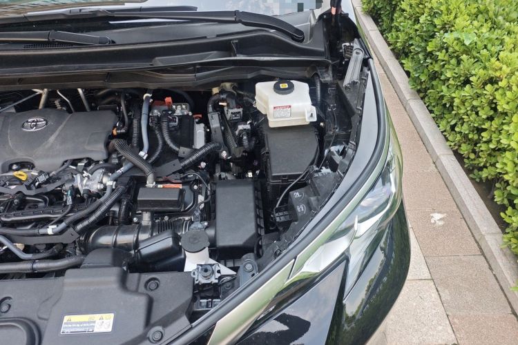 Used Toyota SIENNA 2021 2.5L Hybrid Premium Edition Engine Bay Left