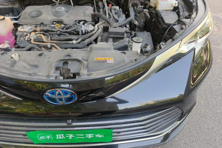 Used Toyota SIENNA 2021 2.5L Hybrid Luxury Edition Engine Bay Left