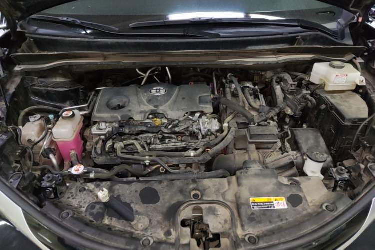 Used Toyota SIENNA 2021 2.5L Hybrid Premium Edition Engine Bay