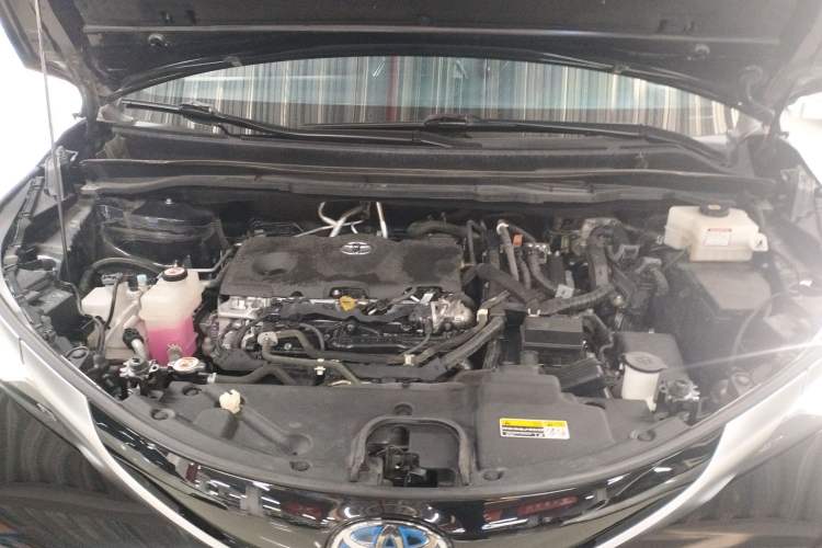 Used Toyota SIENNA 2021 2.5L Hybrid Ultimate Edition Engine Bay