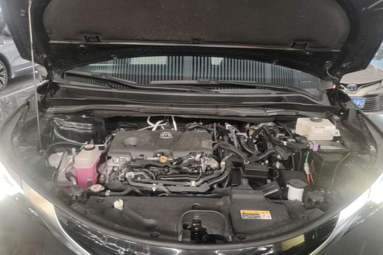Used Toyota SIENNA 2021 2.5L Hybrid Ultimate Edition Engine Bay