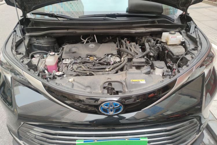 Used Toyota SIENNA 2021 2.5L Hybrid Premium Edition Engine Bay
