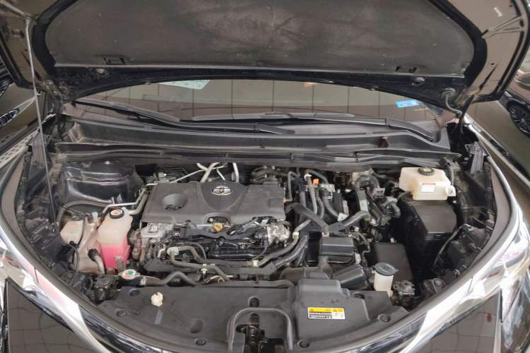 Used Toyota SIENNA 2021 2.5L Hybrid Premium Edition Engine Bay