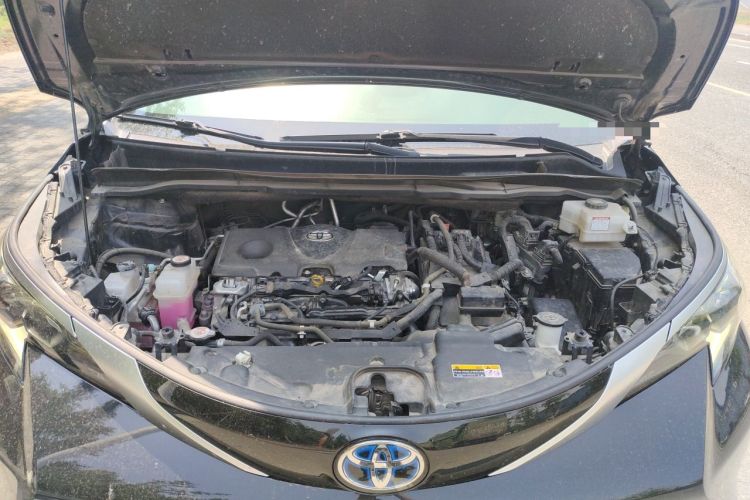 Used Toyota SIENNA 2021 2.5L Hybrid Luxury Edition Engine Bay