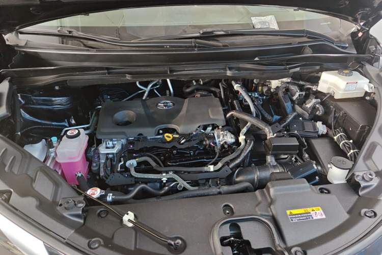 Used Toyota SIENNA 2021 2.5L Hybrid Platinum Edition Engine Bay