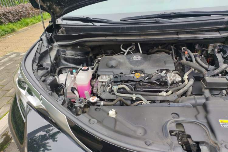 Used Toyota SIENNA 2021 2.5L Hybrid Ultimate Edition Engine Bay Right