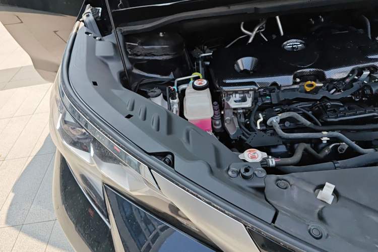 Used Toyota SIENNA 2021 2.5L Hybrid Comfort Edition Engine Bay Right