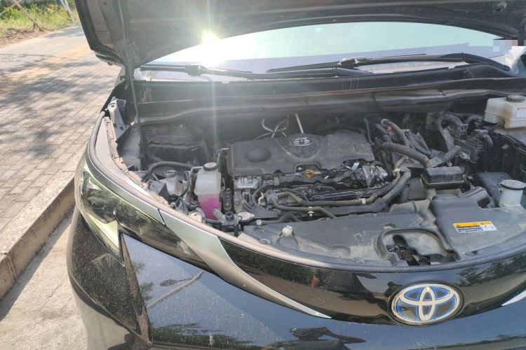 Used Toyota SIENNA 2021 2.5L Hybrid Luxury Edition Engine Bay Right