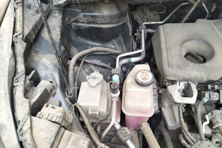 Used Toyota SIENNA 2021 2.5L Hybrid Comfort Edition Engine Bay Right