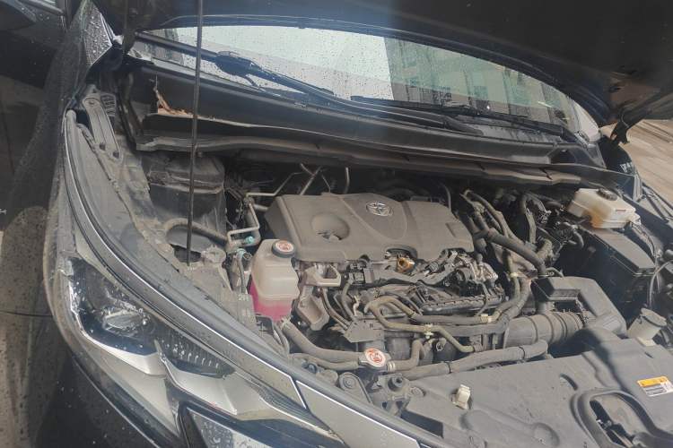 Used Toyota SIENNA 2021 2.5L Hybrid Luxury Edition Engine Bay Right
