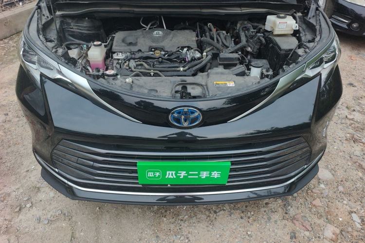 Used Toyota SIENNA 2021 2.5L Hybrid Premium Edition Engine Bay