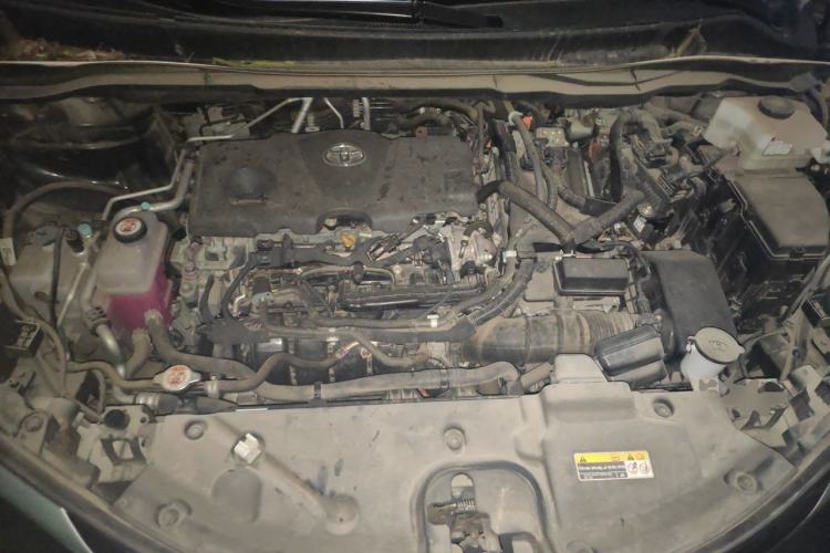 Used Toyota SIENNA 2021 2.5L Hybrid Premium Edition Engine Bay
