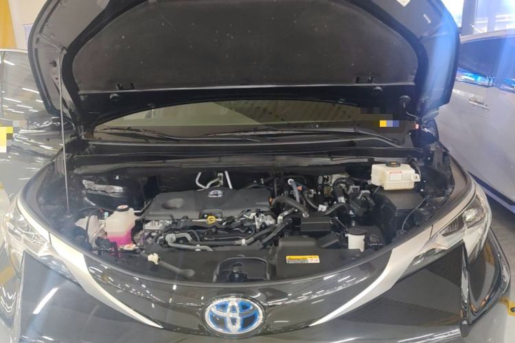 Used Toyota SIENNA 2021 2.5L Hybrid Premium Edition Engine Bay
