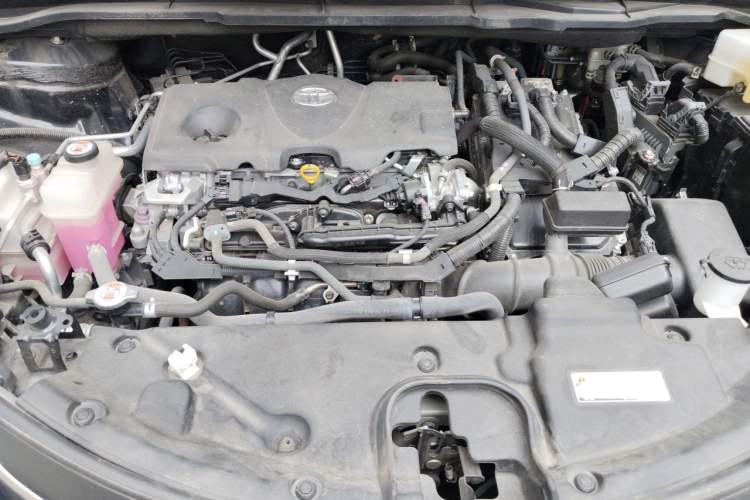 Used Toyota SIENNA 2021 2.5L Hybrid Comfort Edition Engine Bay
