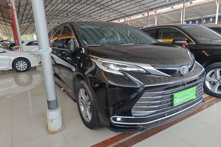 Used Toyota SIENNA 2021 2.5L Hybrid Ultimate Edition Exterior 1