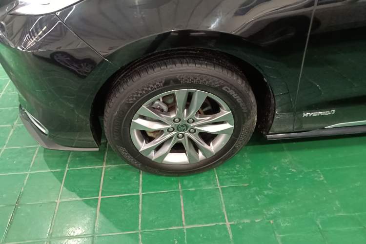 Used Toyota SIENNA 2021 2.5L Hybrid Platinum Edition Exterior 1