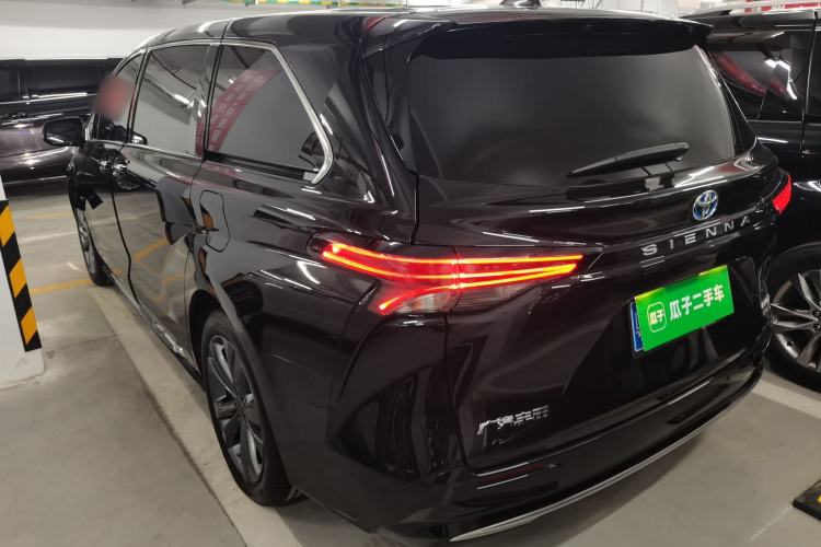 Used Toyota SIENNA 2021 2.5L Hybrid Premium Edition Exterior 2