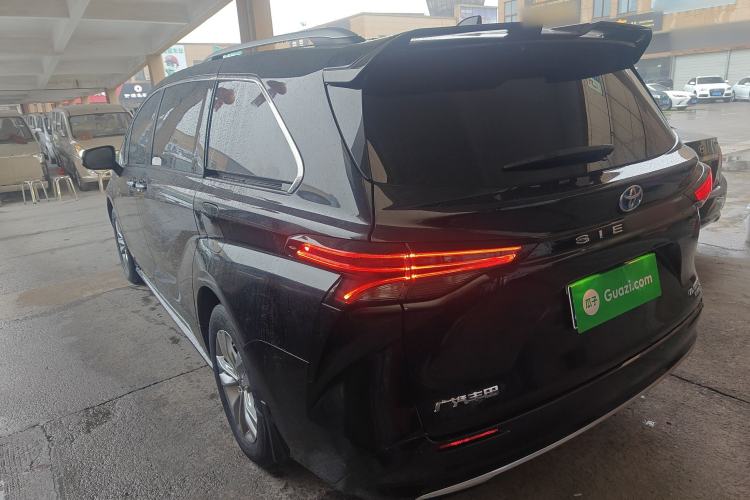 Used Toyota SIENNA 2021 2.5L Hybrid Platinum Edition Exterior 2
