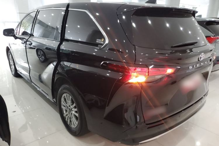 Used Toyota SIENNA 2021 2.5L Hybrid Luxury Edition Exterior 2