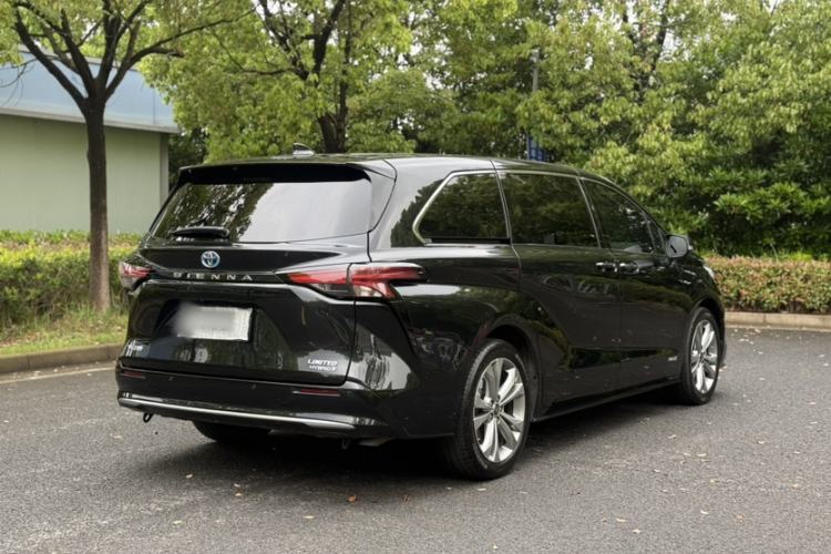 Used Toyota SIENNA 2021 2.5L Hybrid Premium Edition Exterior 2
