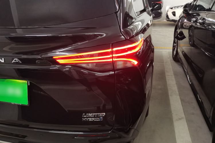 Used Toyota SIENNA 2021 2.5L Hybrid Premium Edition Exterior 3