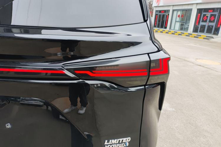 Used Toyota SIENNA 2021 2.5L Hybrid Premium Edition Exterior 3