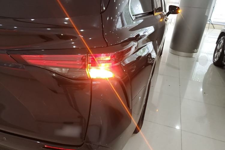 Used Toyota SIENNA 2021 2.5L Hybrid Luxury Edition Exterior 3