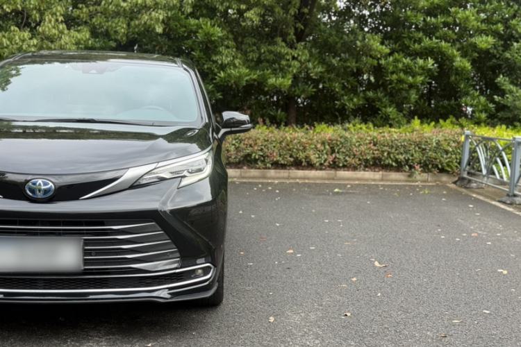 Used Toyota SIENNA 2021 2.5L Hybrid Premium Edition Exterior 3