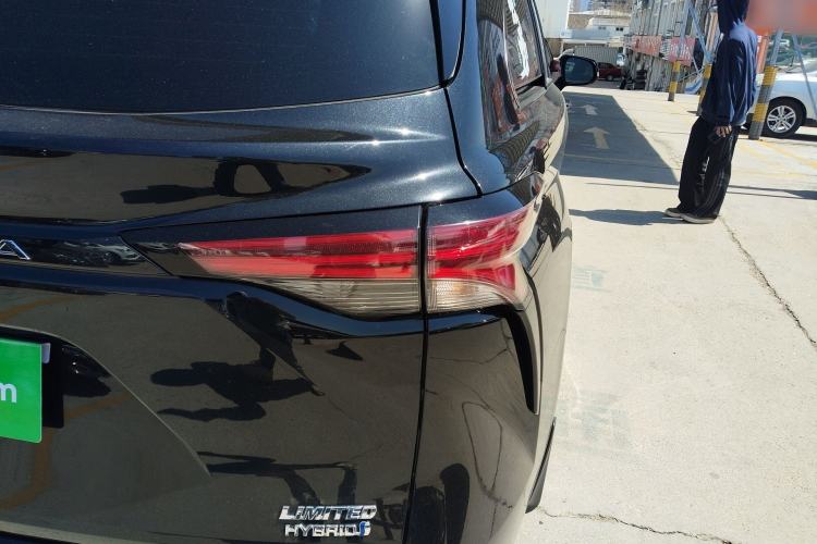 Used Toyota SIENNA 2021 2.5L Hybrid Premium Edition Exterior 3