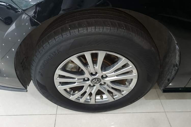Used Toyota SIENNA 2021 2.5L Hybrid Luxury Edition Exterior 4