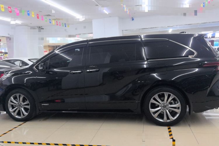 Used Toyota SIENNA 2021 2.5L Hybrid Premium Edition Exterior 5