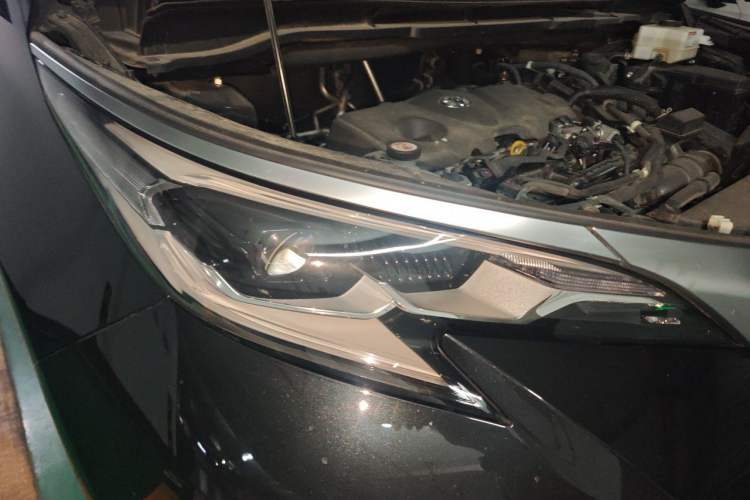Used Toyota SIENNA 2021 2.5L Hybrid Luxury Edition Exterior 6