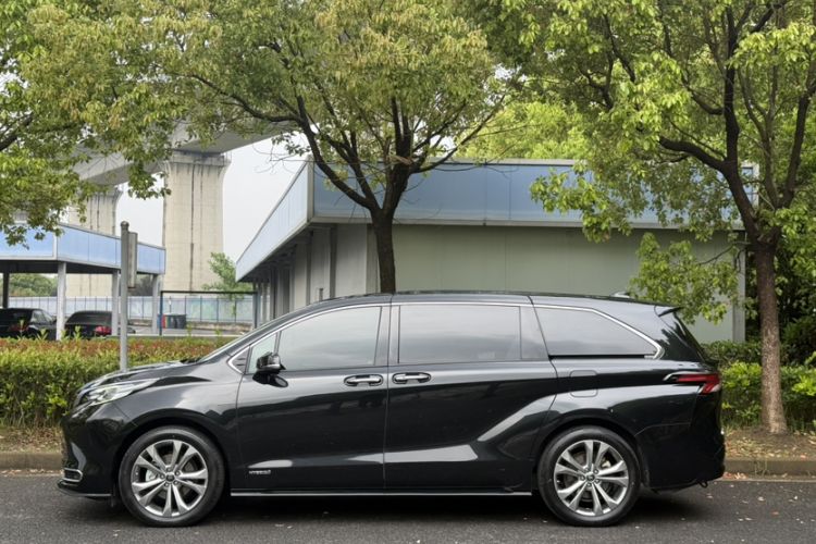 Used Toyota SIENNA 2021 2.5L Hybrid Premium Edition Exterior 6
