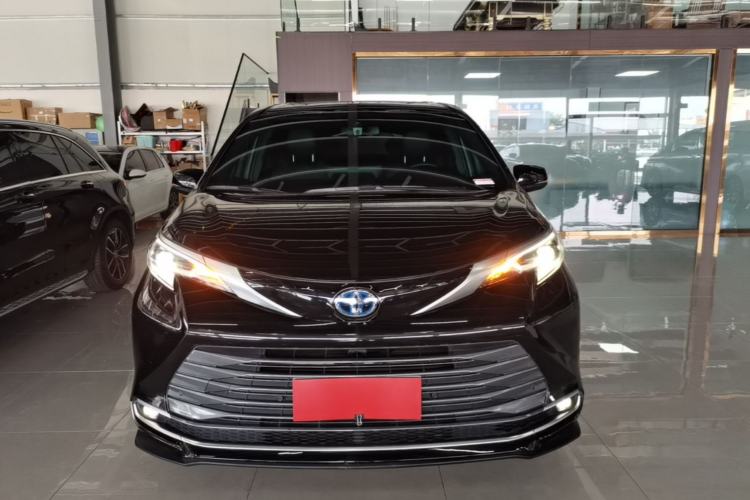 Used Toyota SIENNA 2021 2.5L Hybrid Premium Edition Front