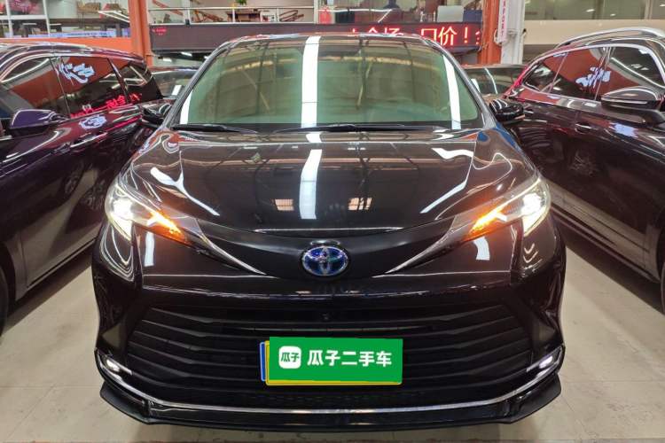Used Toyota SIENNA 2021 2.5L Hybrid Comfort Edition Front